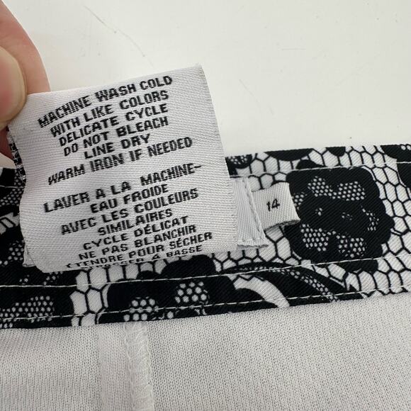 Cracked Wheat Skort Womens 14 White Navy Blue Floral Pull On Activewear - Picture 7 of 10